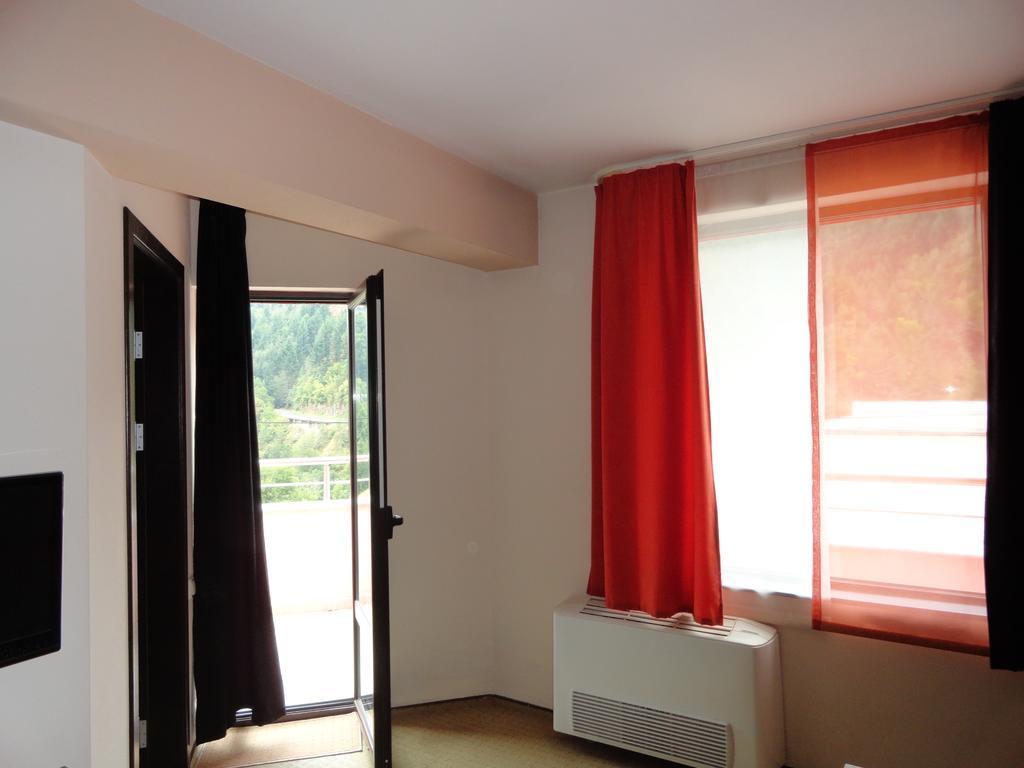 Hotel Byalo More Banite Cameră foto
